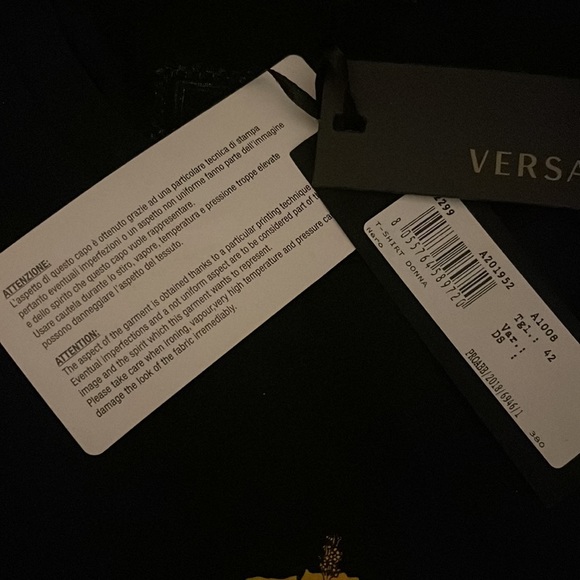 (BFS)Versace Multi-Baroque t shirt(SALE) - Picture 3 of 10